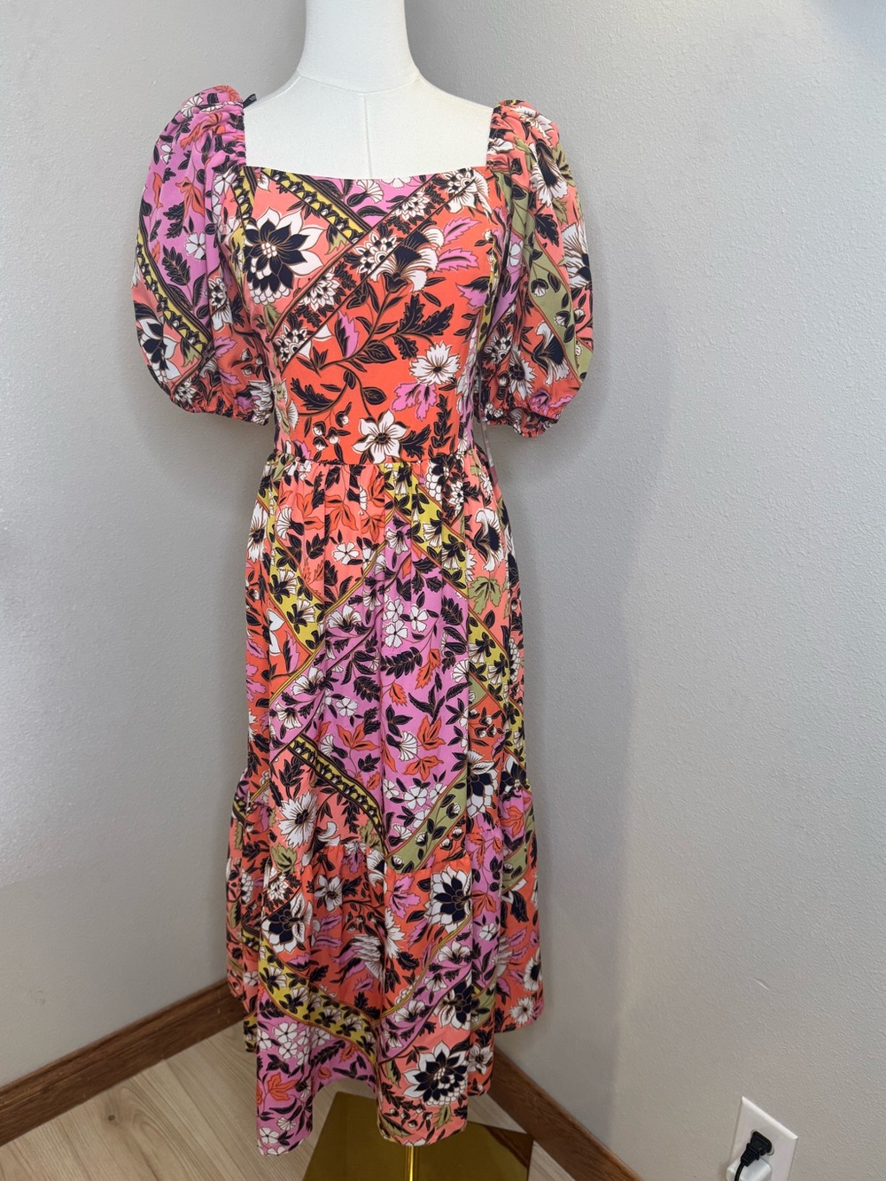 Vince Camuto Floral Square Neck Puff Sleeve Midi Dress Size 10 NWT $158